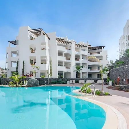 Bentor 3-1 Penthouse Jacuzzi Pool View 3b